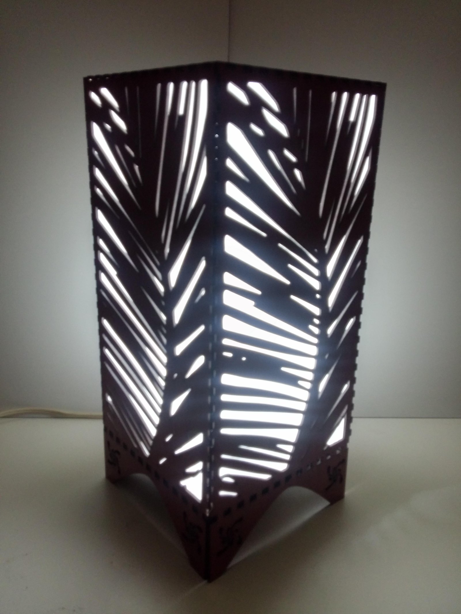 lámpara de mesa diseño de hoja
