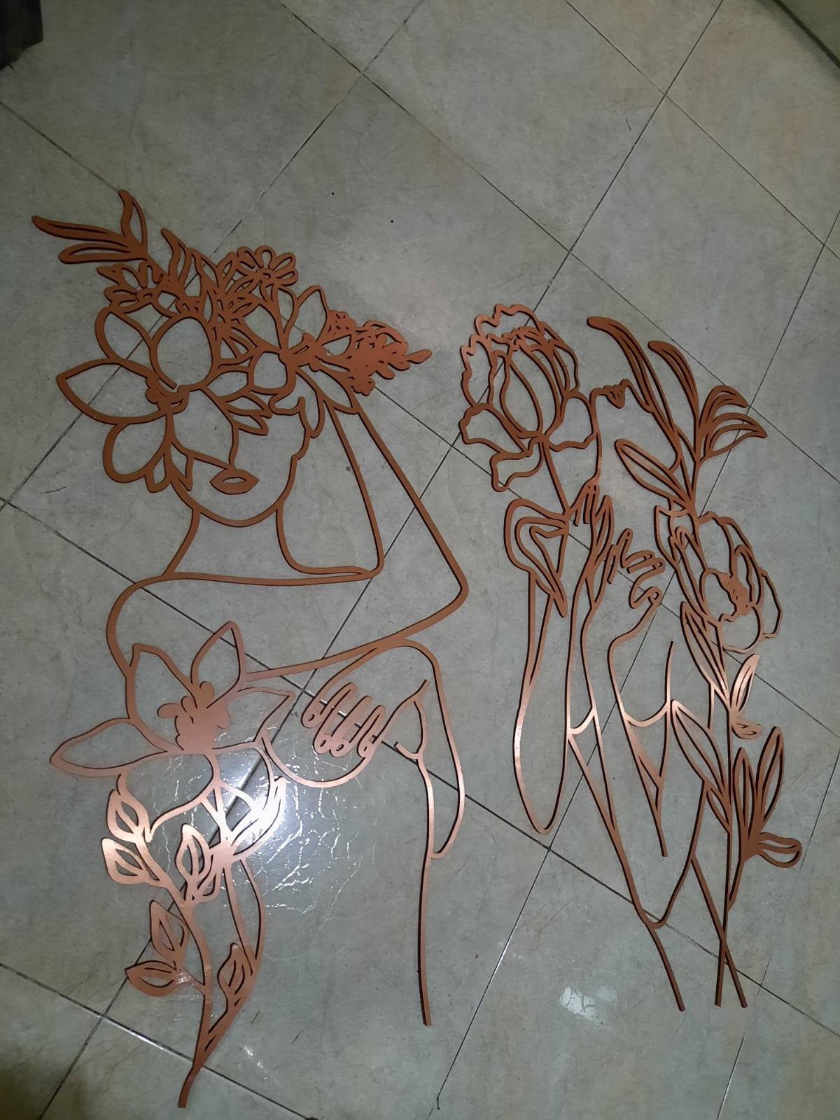 mujeres y flores
