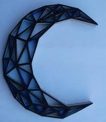 luna de triángulos