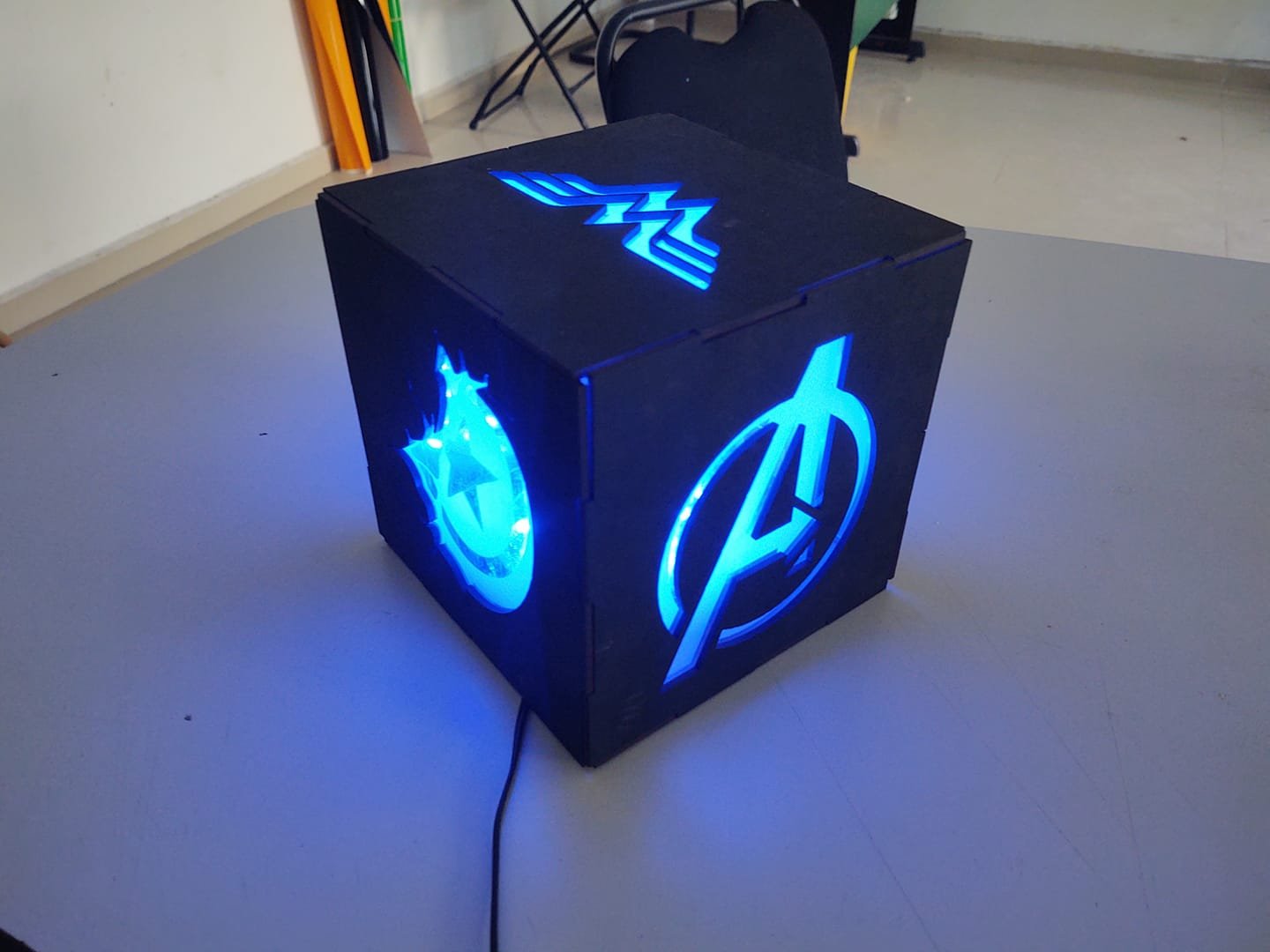 lámpara de cubo