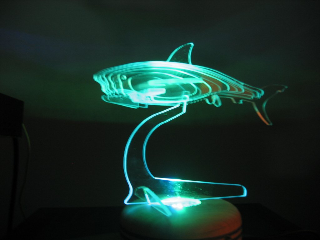 tiburón 3d con base
