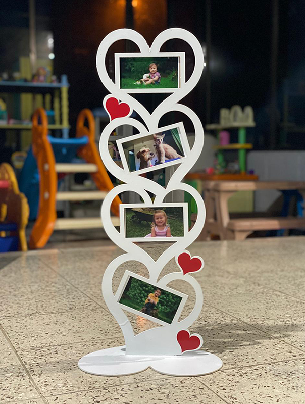 torre de corazones para fotos
